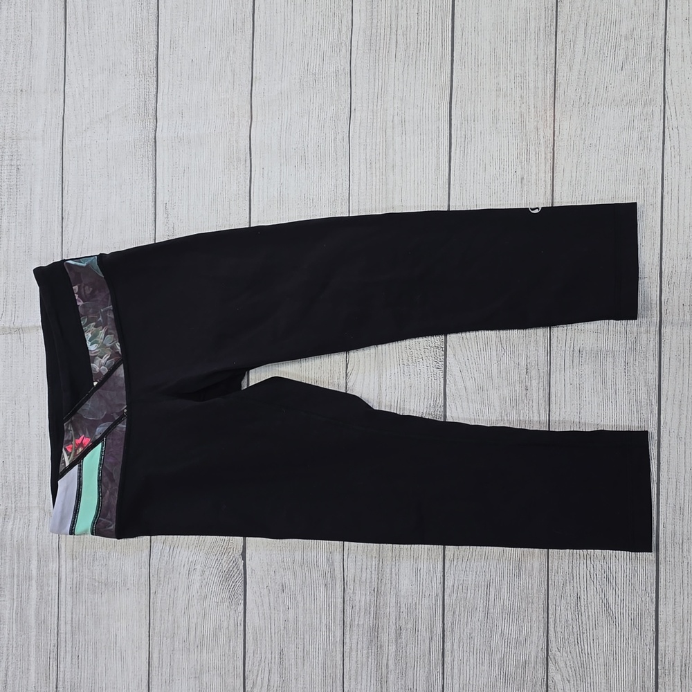 Lululemon Crop Size 4 - Picture 7 of 8
